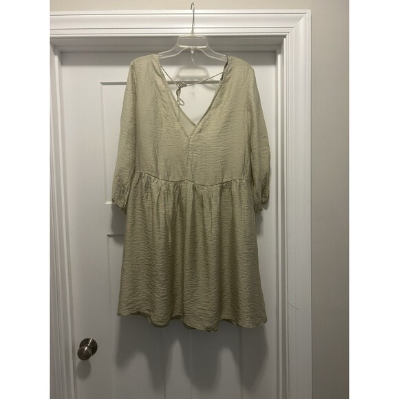 H&M Deep V-Neck Mini Dress Light Green Size Large Summer Vacation Concert Thin - Picture 8 of 8